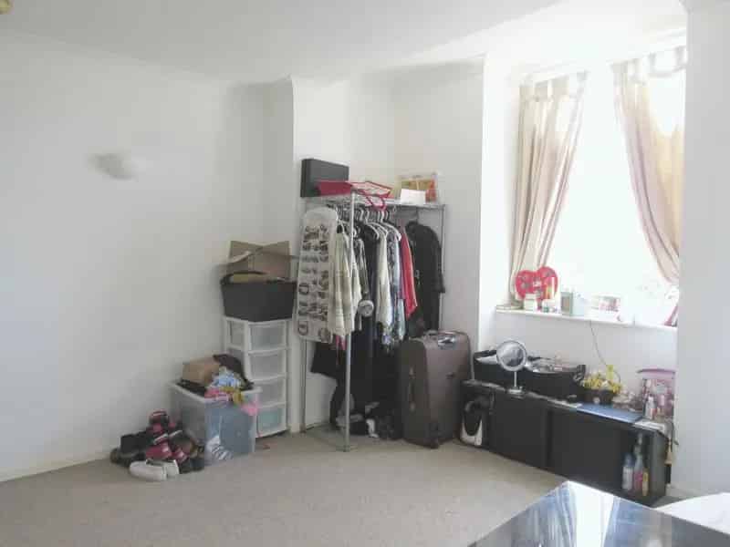 0 Bedroom Flat House to Rent Near Brighton Station