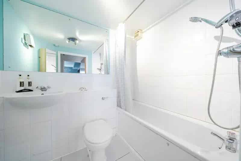 One Bedroom Modern Apartment with Far Reaching Views