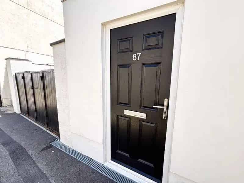 2 Bed Flat for Sale - Ideal for First Time Buyers and Investors