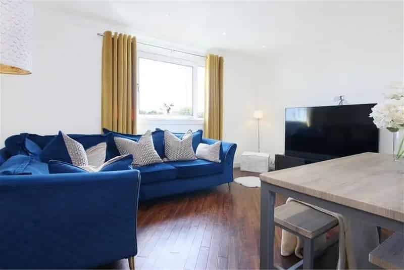 3 Bed Flat Upper Villa with Driveway and Garden Near Duddingston