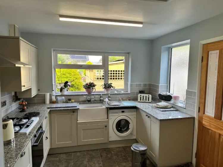 4 Bedroom Detached House For Sale in Menston