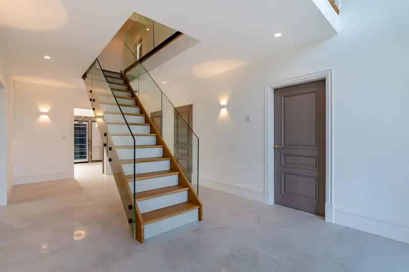 Luxury 6-Bedroom Detached House Wakefield Road Lepton