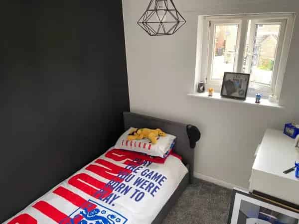 3 Bed House with Garden Dining Room and Downstairs Toilet