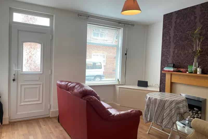 2 Bed Mid Terraced House Boughton Chester