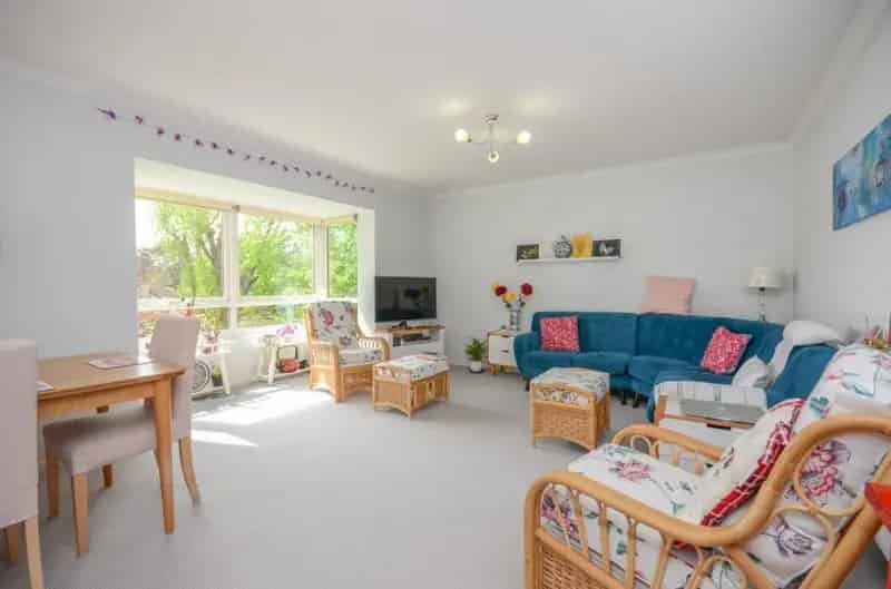 2 Bedroom Flat for Sale in Downend