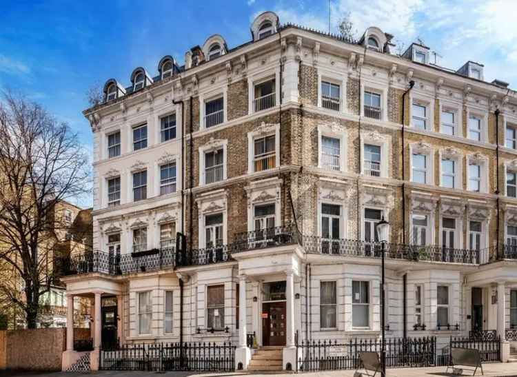 Spacious Studio Flat near Earl's Court All Bills Included Except Council Tax