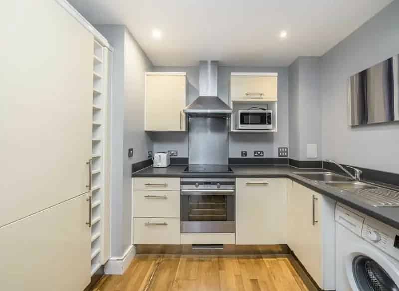 One Bedroom Apartment SE15 Modern Living Spacious Bright Airy