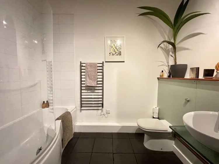 2 Bedroom Grade II Listed Apartment Worsley Mill
