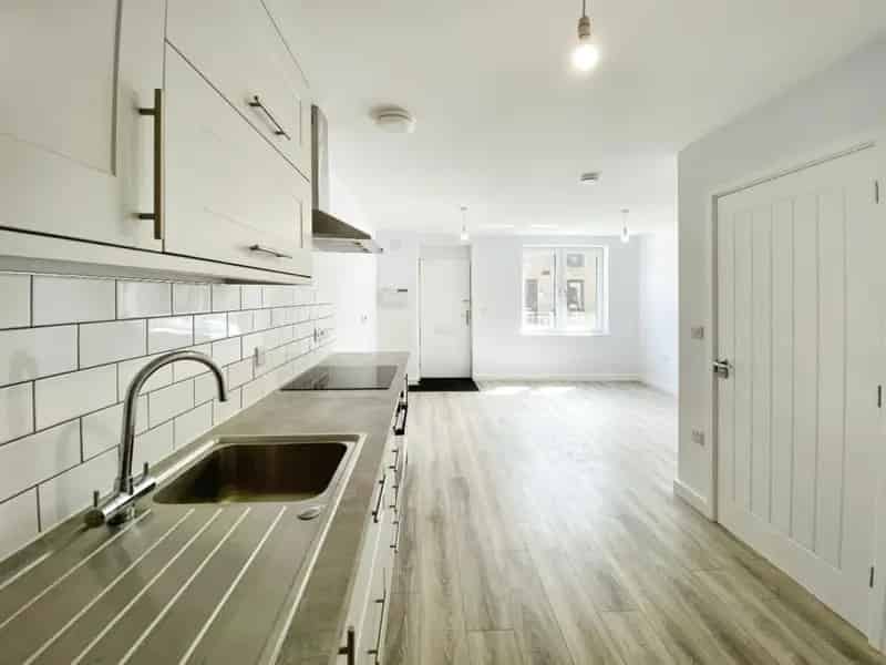 1 Bedroom Ground Floor Apartment To Let