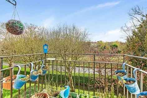 2 Bedroom Flat 72m2 London Putney Heath Balcony Modern