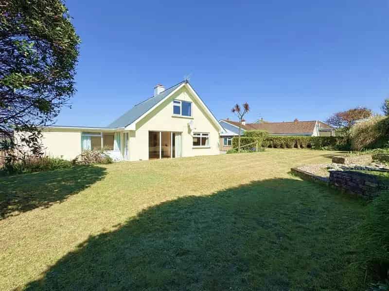 4 Bedroom House For Sale