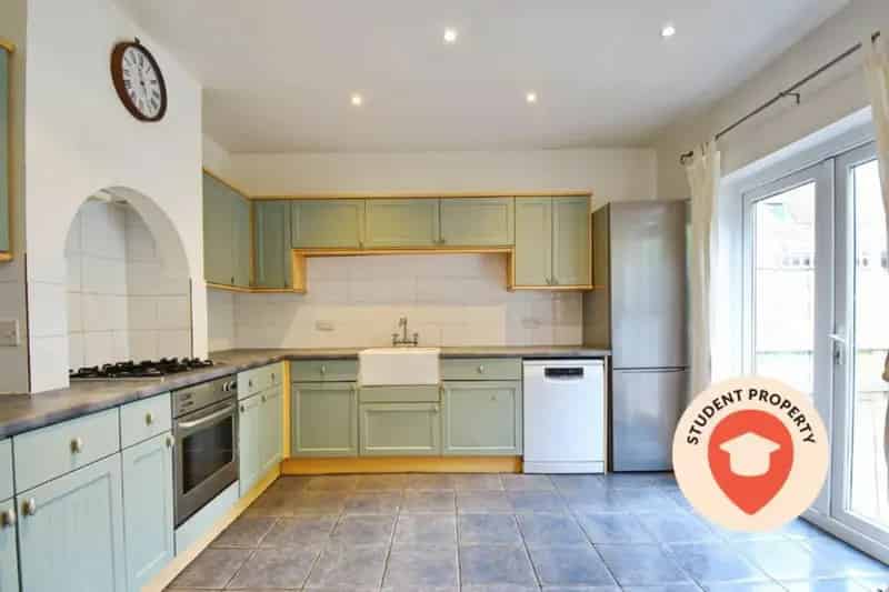 5 Bedroom Maisonette to Rent