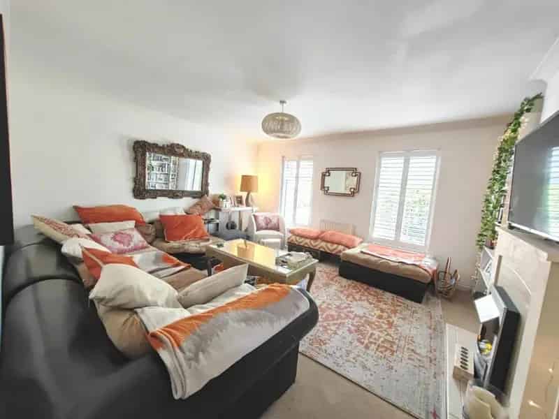 3 Bed House for Sale Garage Driveway Family Home