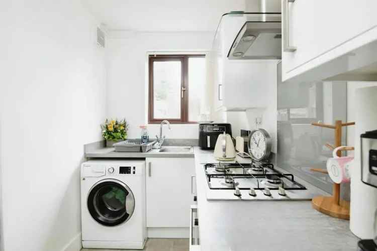 3 Bedroom Semi-Detached House Great Barr