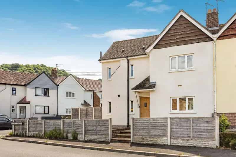 3 Bedroom Semi Detached House Wotton Under Edge