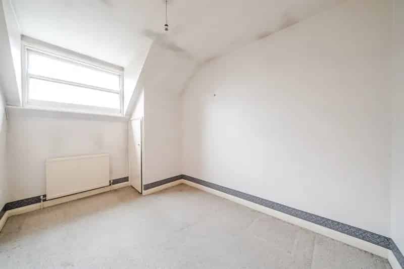 Ealing 2 Bed Flat - Full Refurbishment Needed