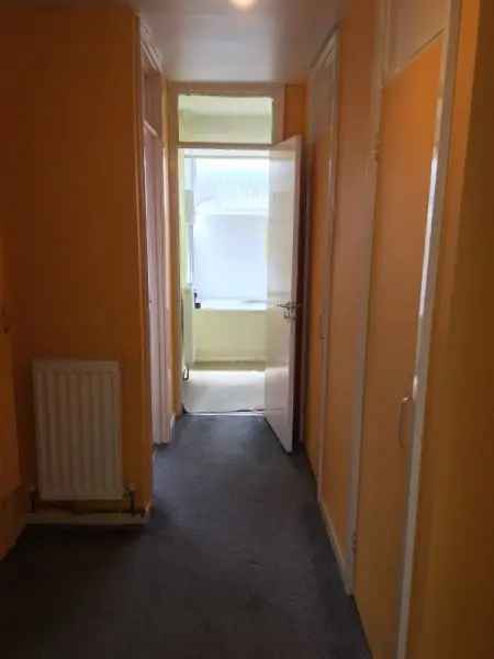 Flat For Rent in Staffordshire Moorlands, England