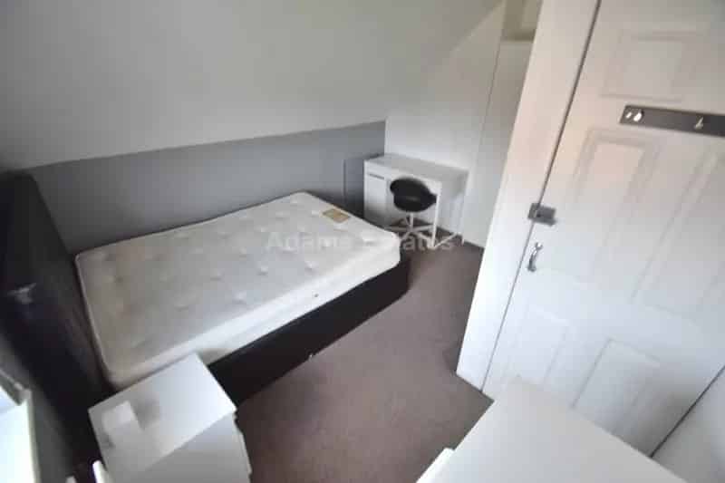 1 Bedroom House Share near Reading Town Centre