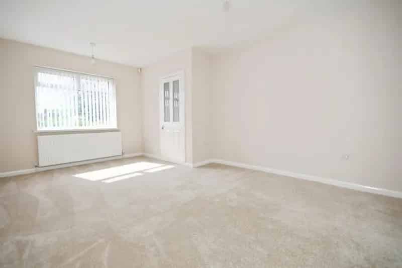 3 Bed Semi-Detached House For Sale Fully Refurbished
