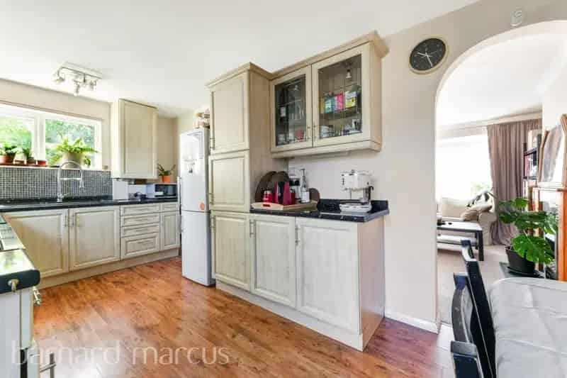 2 Bed House with Large Garden Potential