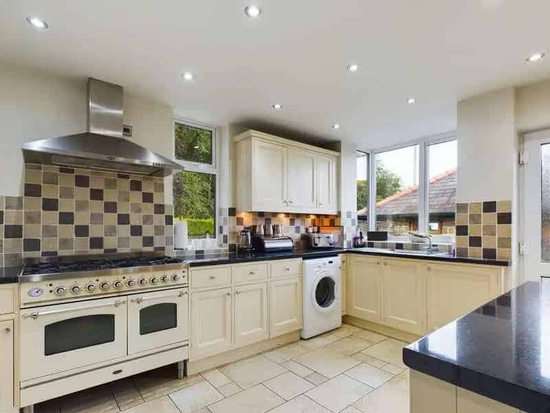 3 Bed Semi-Detached House for Sale in New Mills