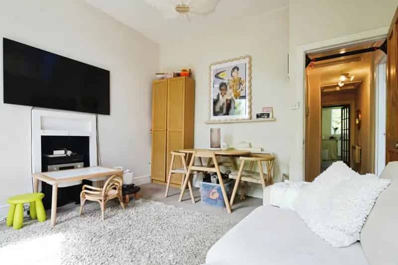 Brighton Sea View Apartment Near Beach and Station