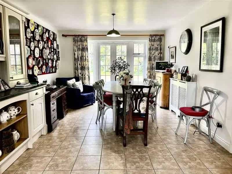 4 Bed House for Sale in Desirable Village Location