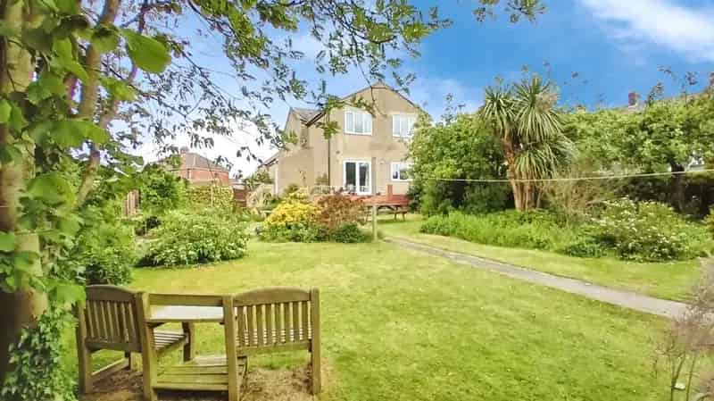 4 Bedroom Detached House for Sale Tingley West Yorkshire
