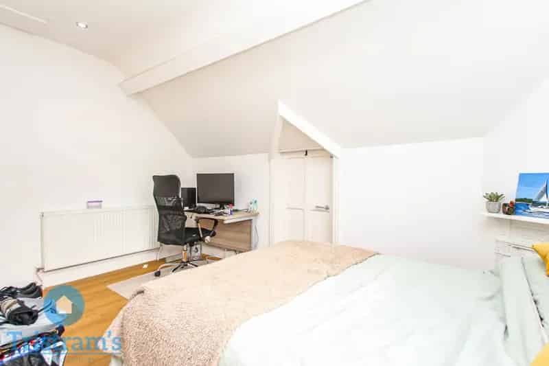 1 Bedroom Student House to Rent Bills Inclusive Driveway Parking