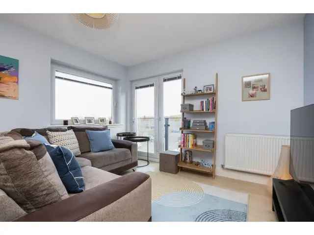 2 Bedroom Flat for Sale in Edinburgh