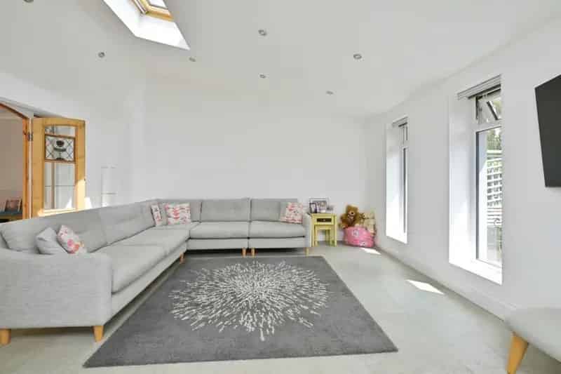 Five Bedroom Detached Home in Coates