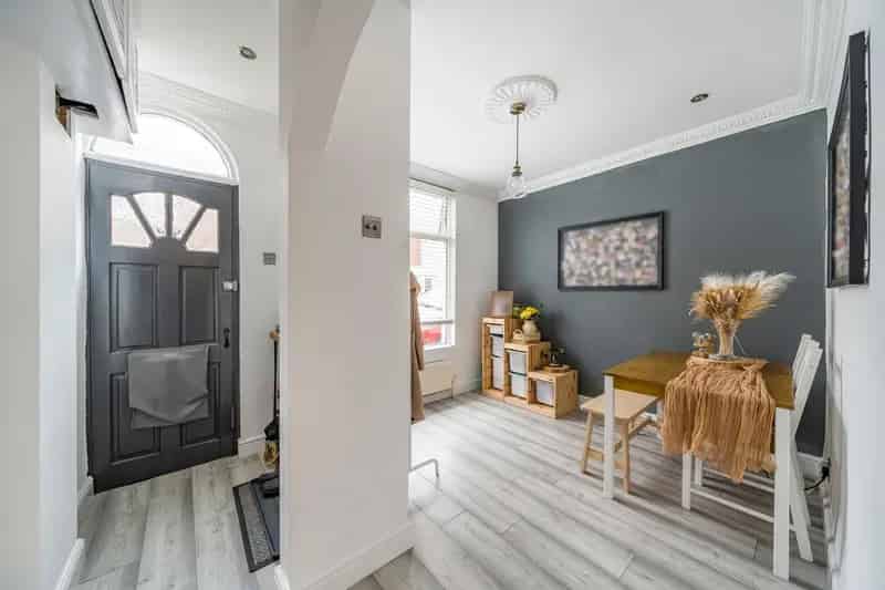 2 Bedroom House to Rent Portsmouth