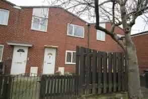 2 Bed Flat Near Town - Balcony & Garden