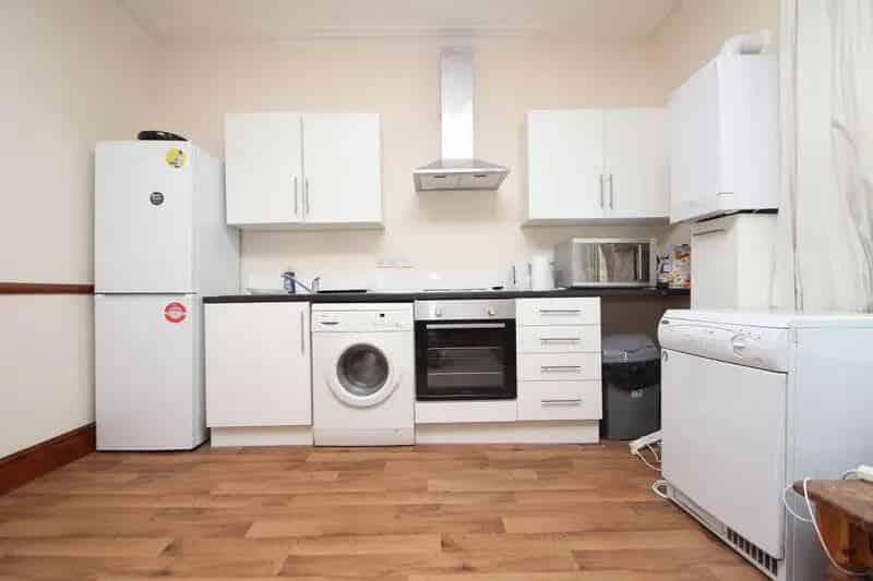 4 Bedroom Student Apartment Holdenhurst Road