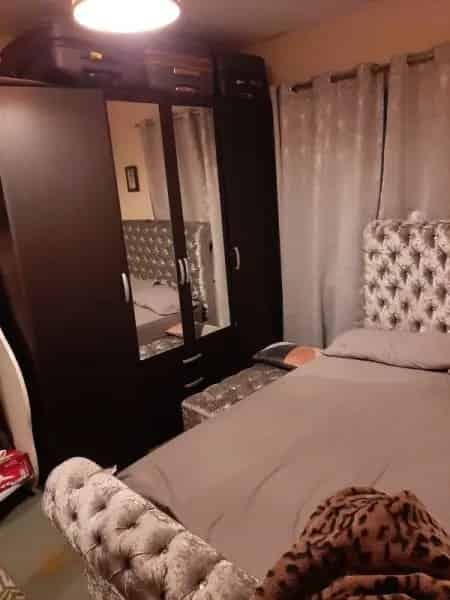 Clean 2 Bedroom House Near City Center with Big Garden and Parking