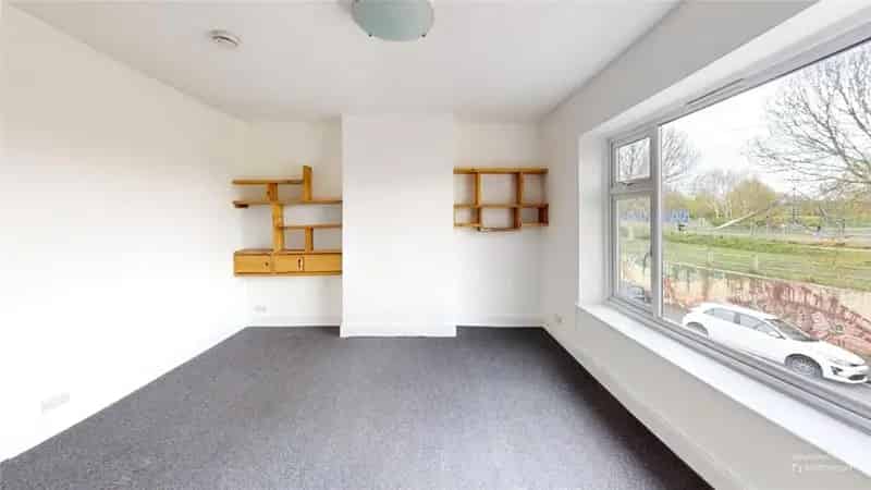 One Bedroom Apartment Near Netham Park
