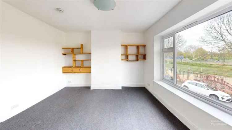 One Bedroom Apartment Near Netham Park