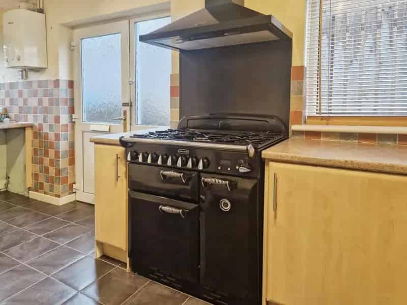 2 Bedroom Bungalow For Sale - Chain Free