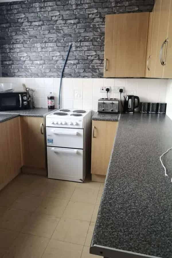 Lovely 3 Bedroom House Near Schools and Shops