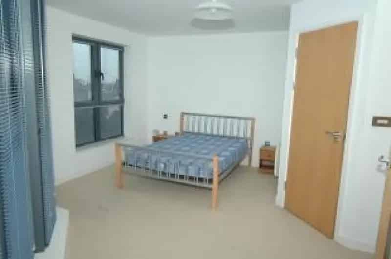 2 Bedroom Flat For Sale at Auction - Tenanted