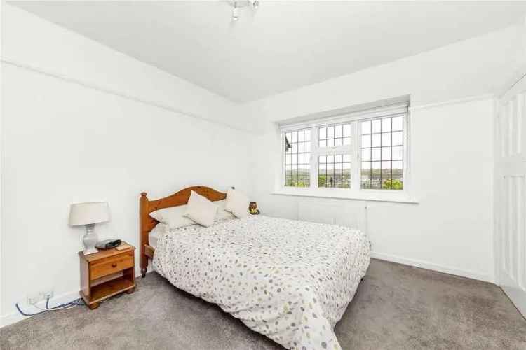 3 Bed House for Sale Kingsdown Avenue