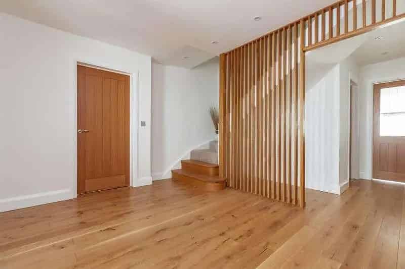 6 Bed Seafront House with Annexe for Sale