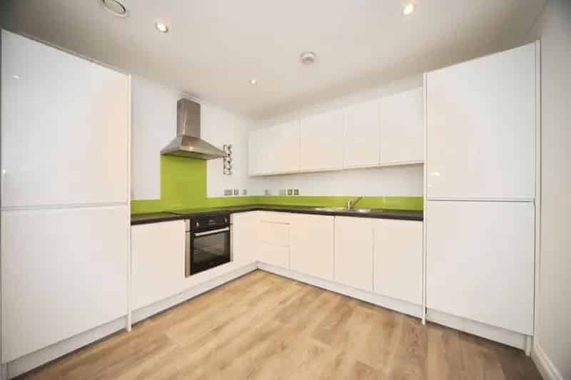 Two Bedroom Apartment Central Dunstable Near Amenities