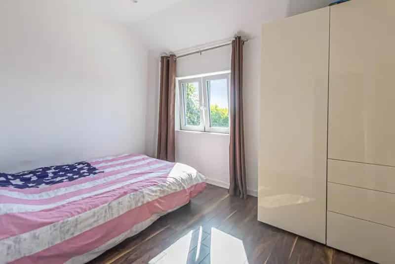 Two Bedroom Apartment North Kingston Share of Freehold