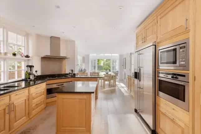 Edwardian Semi-Detached House for Sale in Hampstead NW3