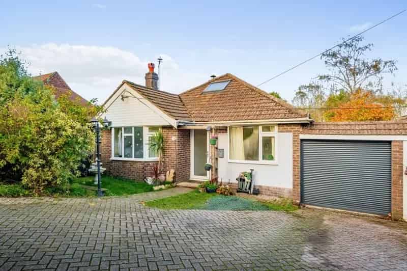5 Bedroom Detached Bungalow Sharpthorne Large Garden Garage