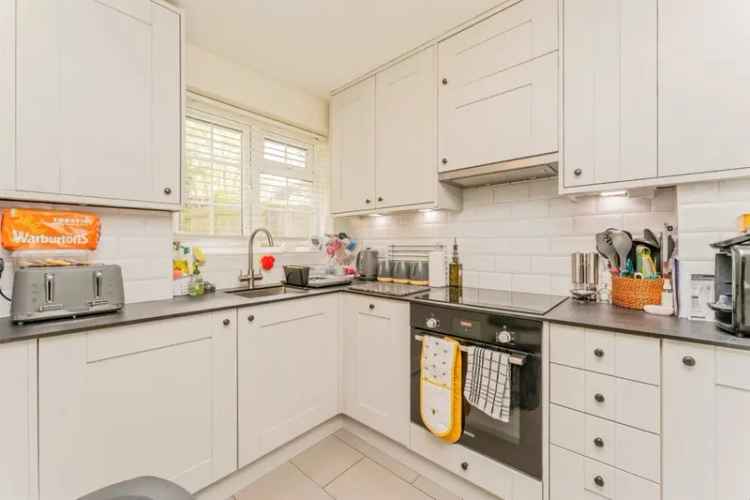 3 Bed House with Garden, Modern Kitchen & Garage