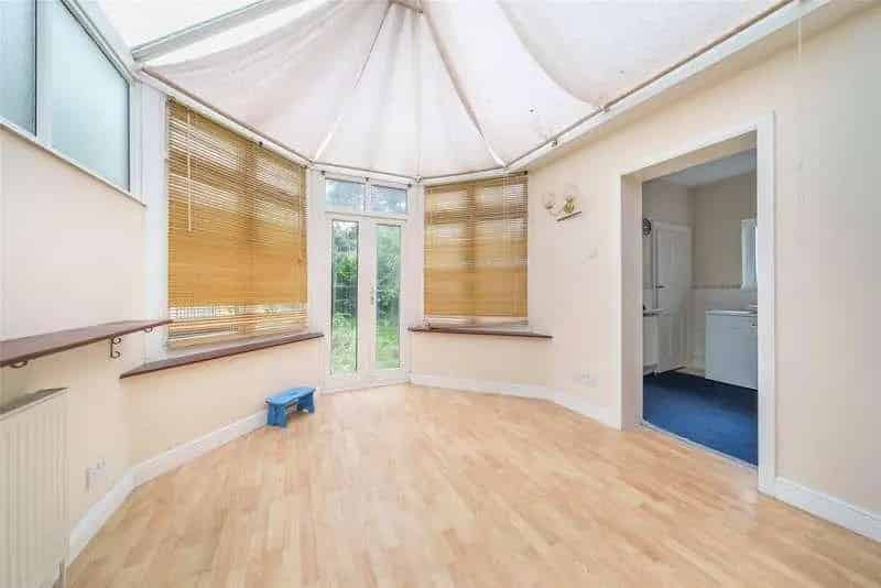 3 Bed House For Sale No Onward Chain