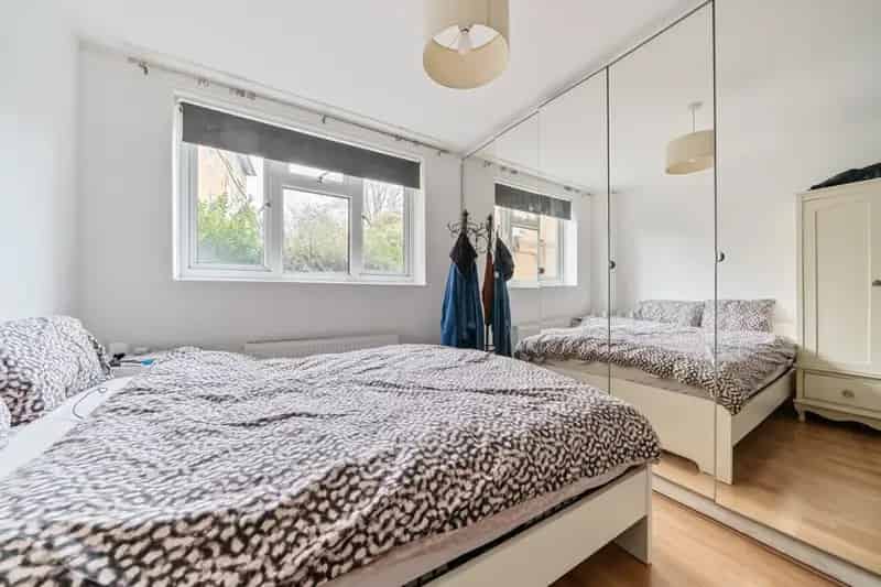 Shepherds Bush Apartment near Westfield