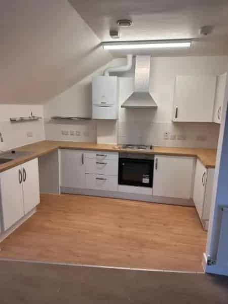 Large 2 Bed Flat 3 Juliet Balconies Garden Lift Car Park